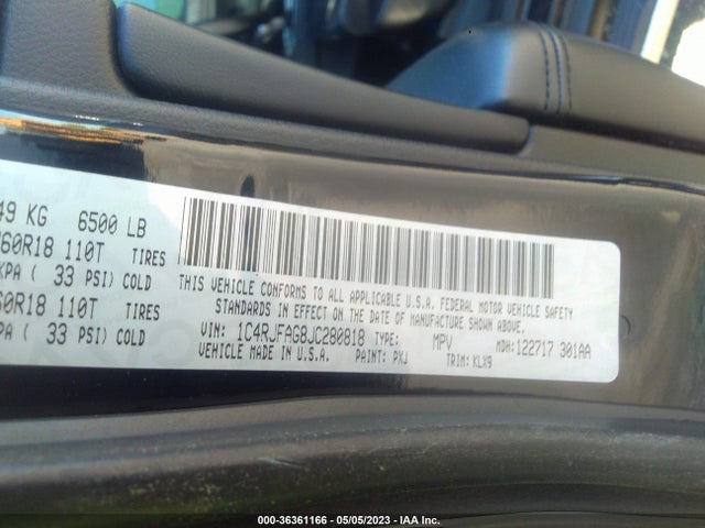 1C4RJFAG8JC280818 Jeep Grand Cherokee Laredo E
