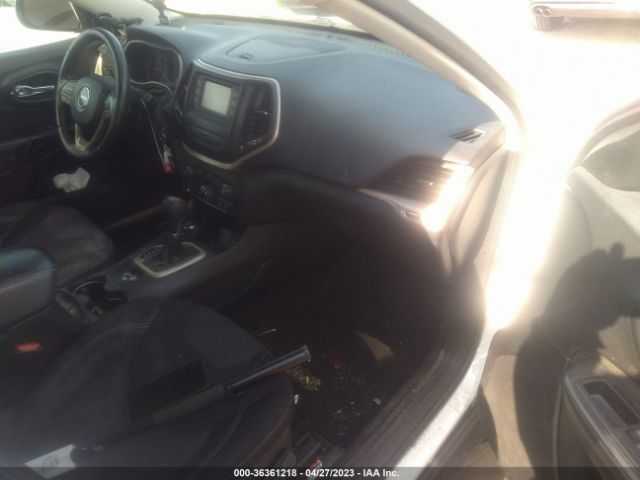 1C4PJMCB7FW734074 Jeep Cherokee Latitude
