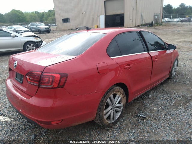 3VW5T7AJ4EM240604 Volkswagen Jetta Sedan Gli