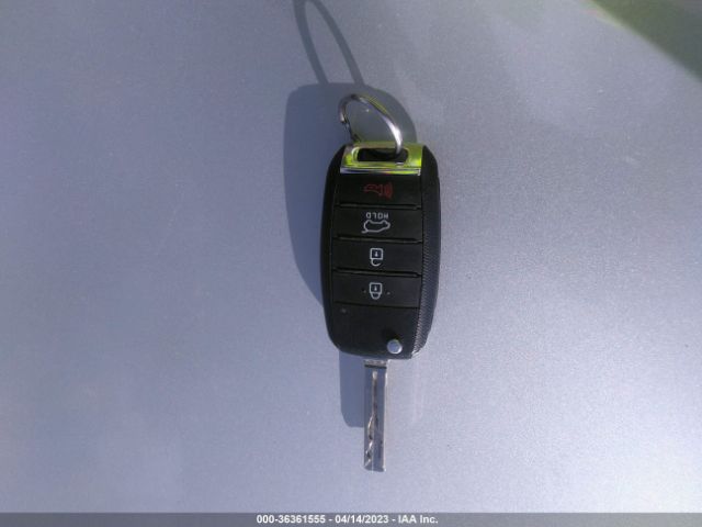 KNDMA5C12J6372342 KIA Sedona L