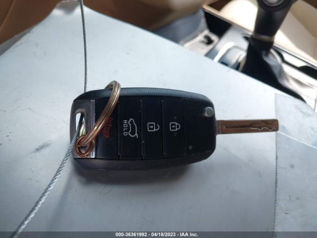 KNDMB5C1XF6040198 KIA SEDONA LX