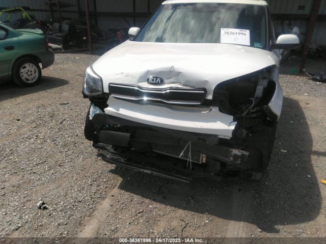 KNDJN2A20J7586015 KIA Soul Base