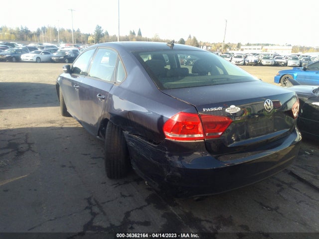 1VWAT7A30EC079914 Volkswagen Passat Wolfsburg Ed