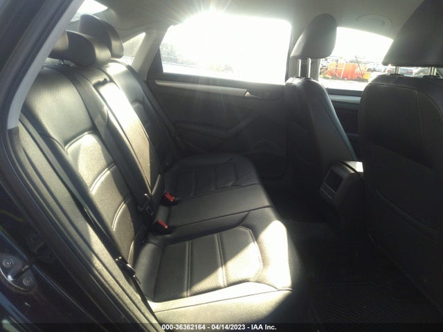 1VWAT7A30EC079914 Volkswagen Passat Wolfsburg Ed