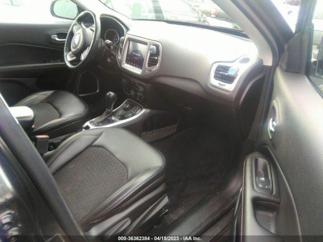 3C4NJDBB2JT176450 Jeep Compass Latitude