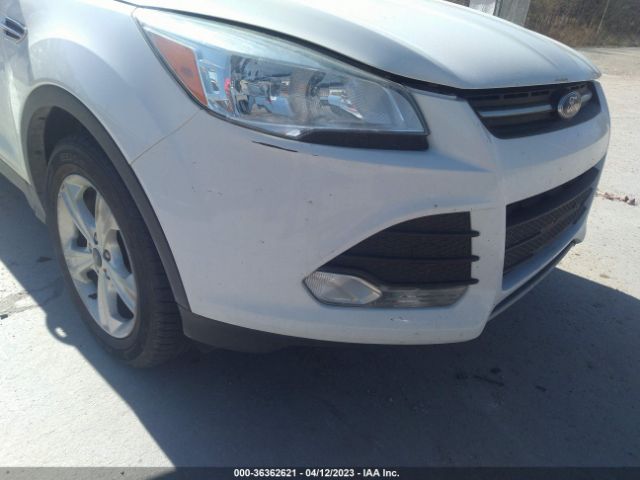 1FMCU0GX6FUB72261 Ford ESCAPE SE