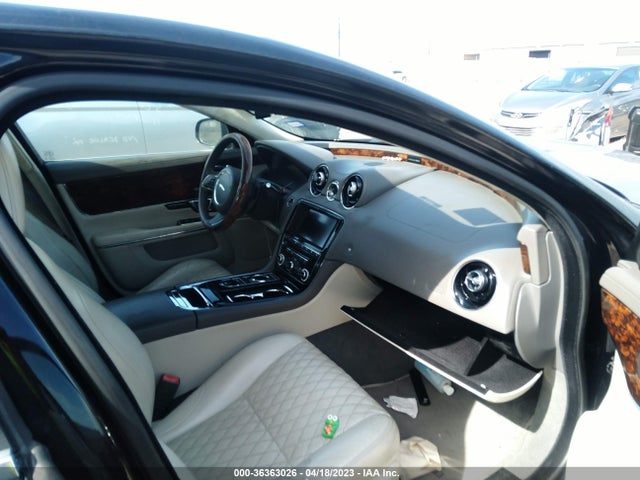 2016 Jaguar XJ, VIN: SAJWA2G77G8V97179