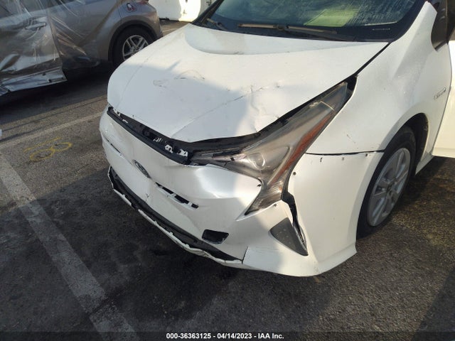 Toyota Prius Two 2016 JTDKBRFU8G3507058 Image 7
