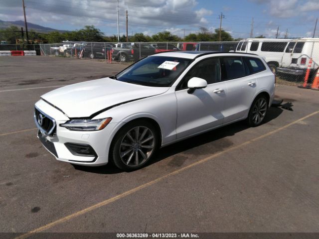 YV1102EK8L2370657 Volvo V60 Momentum