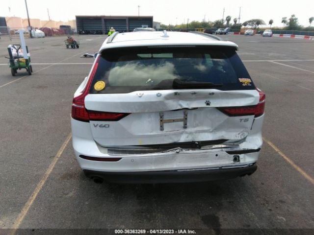 YV1102EK8L2370657 Volvo V60 Momentum