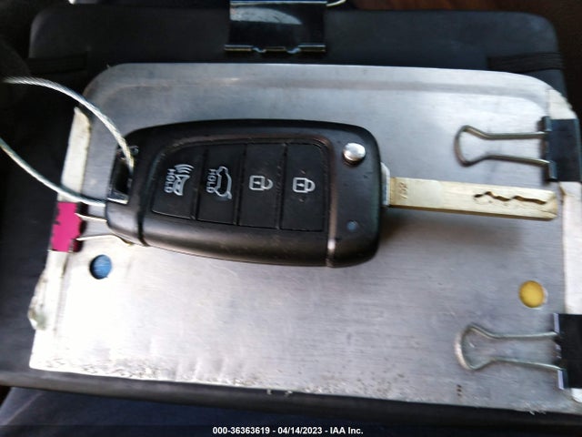 2019 HYUNDAI SANTA FE SE VIN: 5NMS23AD6KH094975