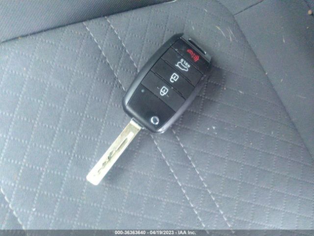 5XYPGDA39HG290027 KIA SORENTO LX