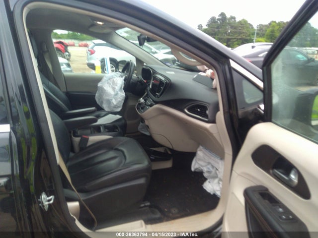 2C4RC1BGXHR745418 Chrysler Pacifica Touring-l