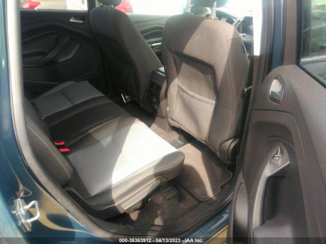 1FMCU9GD1KUB80045 Ford ESCAPE SE