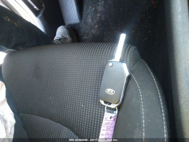 3KPF24AD7KE118666 KIA Forte Lxs