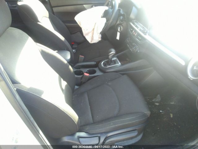 3KPF24AD7KE118666 KIA Forte Lxs