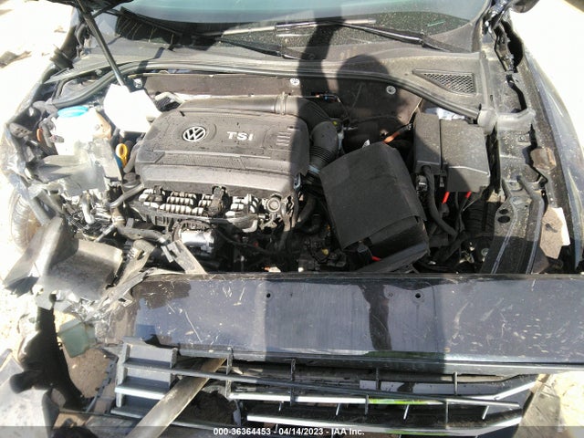 1VWBT7A3XHC039543 Volkswagen Passat 1.8t Se