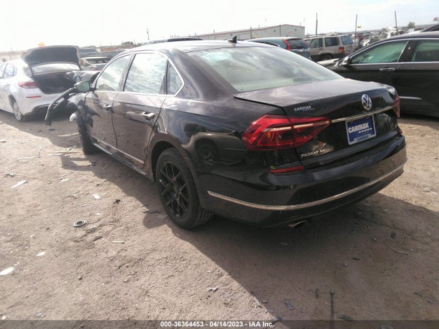 1VWBT7A3XHC039543 Volkswagen Passat 1.8t Se
