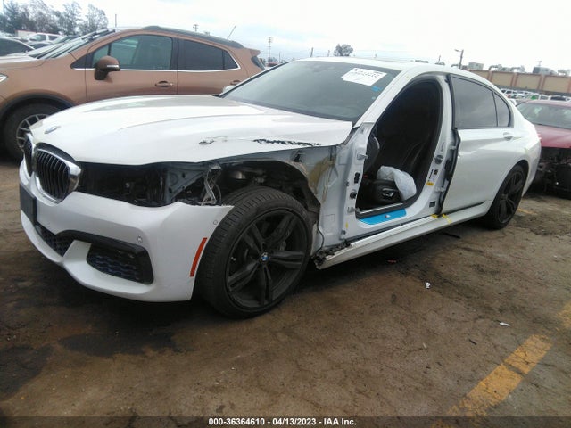 BMW 7 Series 740i 2016 WBA7E2C53GG547992 Image 2