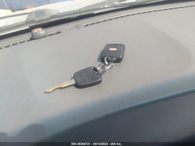 2002 FORD ESCAPE XLT VIN: 1FMYU03182KB55068