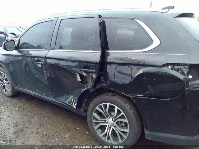 JA4AZ3A34JJ000884 Mitsubishi Outlander Sel