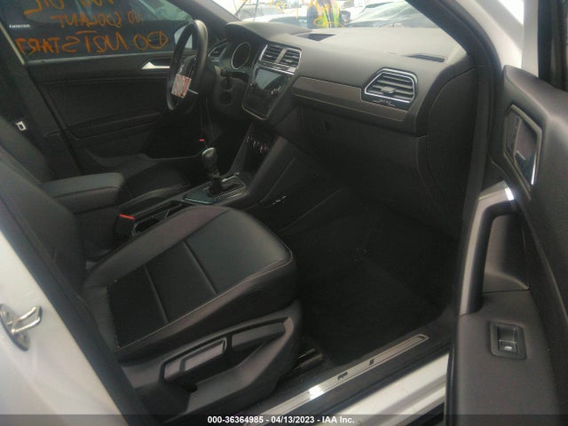 3VV3B7AX0MM120896 Volkswagen Tiguan Se/se R-line Black/sel
