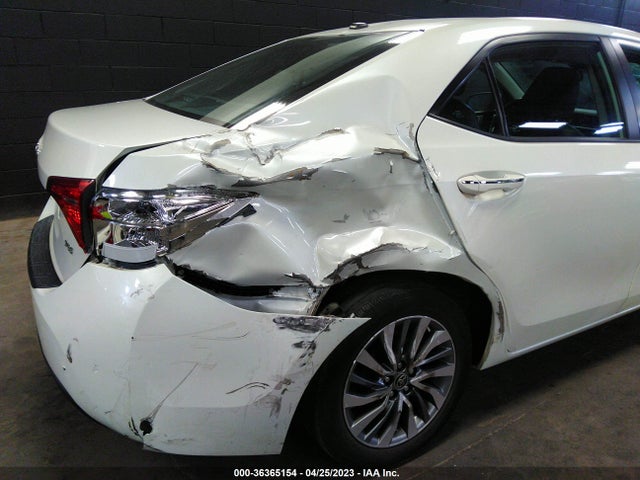 2018 TOYOTA COROLLA XLE VIN: 5YFBURHE8JP739917