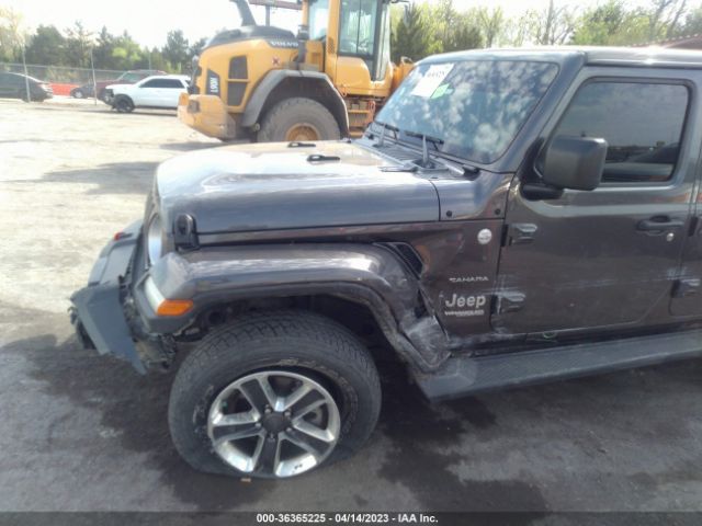 1C4HJXEGXJW278739 Jeep Wrangler Unlimited Sahara