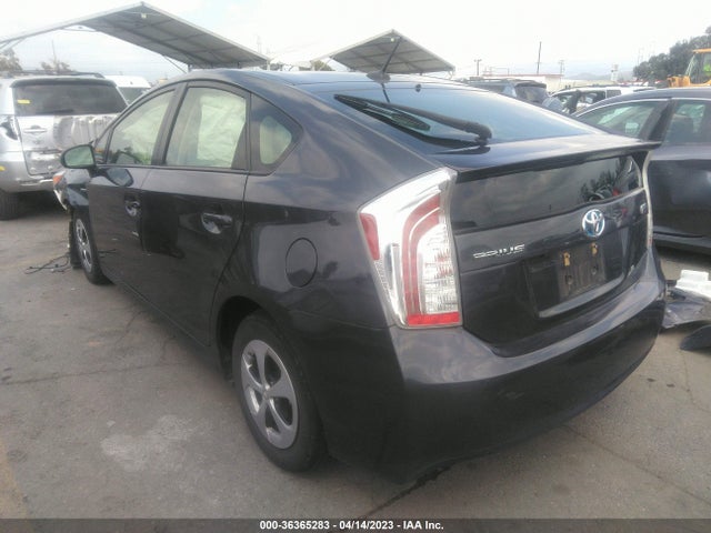 Toyota Prius Four 2015 JTDKN3DU4F1977413 Image 3