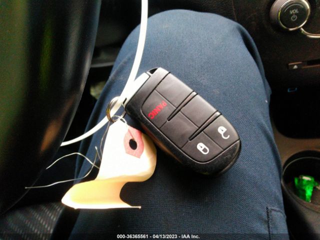 3C4PDCAB3JT447639 Dodge JOURNEY SE