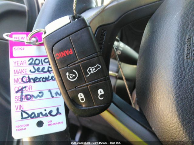 1C4RJFBG9KC775447 Jeep Grand Cherokee Limited