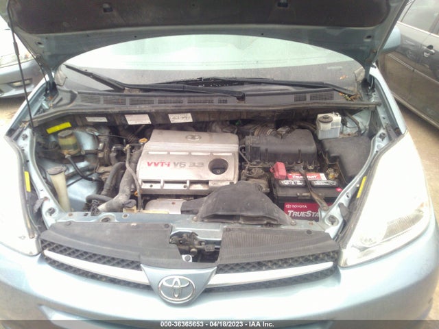2005 TOYOTA SIENNA XLE VIN: 5TDBA22C95S040770