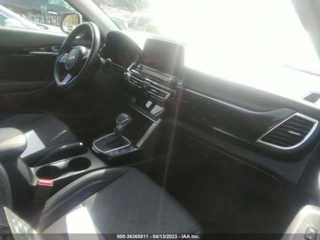 KNDERCAA4N7311594 KIA SELTOS EX