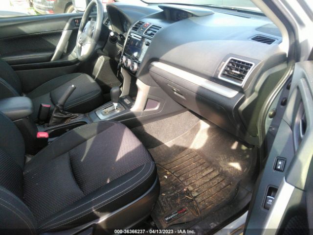 JF2SJAGC6JH497202 Subaru Forester Premium