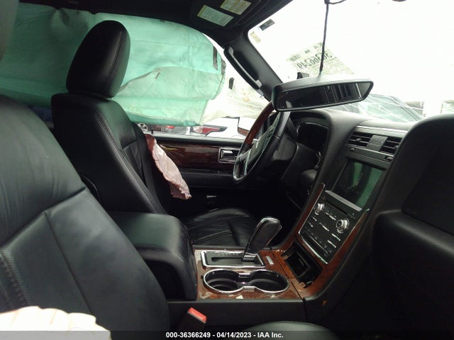 2016 Lincoln Navigator, VIN: 5LMJJ2HT9GEL01304
