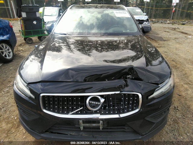 2021 Volvo V60, VIN: YV4102WKXM1076010
