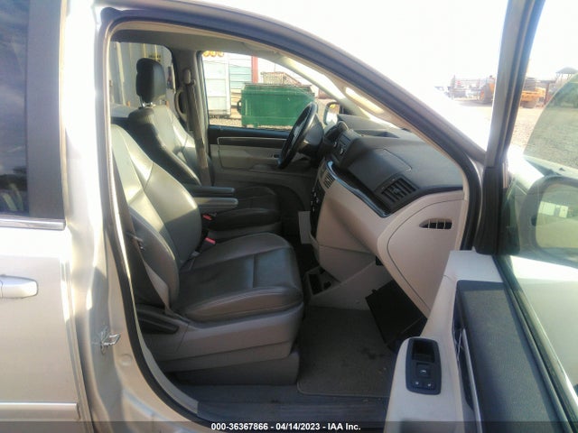 2010 VOLKSWAGEN ROUTAN SE VIN: 2V4RW3D12AR388209