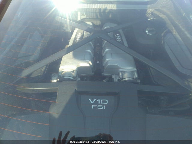 2017 Audi R8, VIN: WUAKBAFX0H7904238