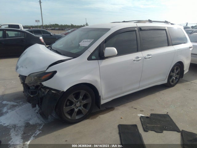 Toyota SIENNA SE 2015 5TDXK3DC9FS666116 Image 2