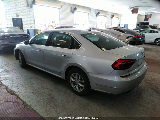 1VWAT7A35HC079055 Volkswagen Passat 1.8t S