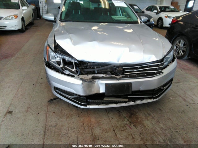 1VWAT7A35HC079055 Volkswagen Passat 1.8t S