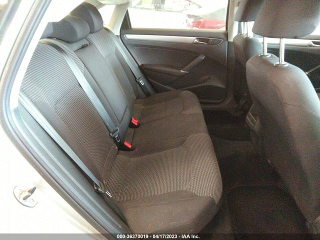 1VWAT7A35HC079055 Volkswagen Passat 1.8t S