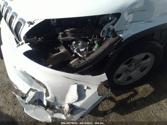 1C4PJLAB4EW247717 Jeep Cherokee Sport