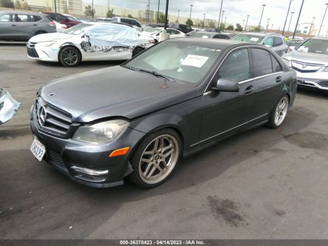 WDDGF8AB0EA943976 Mercedes-Benz C-class C 300