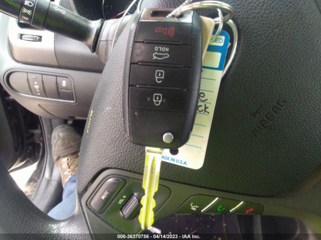 3KPFK4A77HE078303 KIA FORTE LX