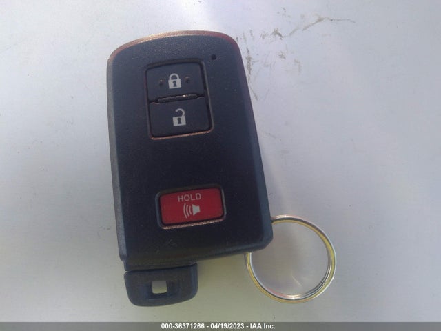 Toyota Prius V Two/five/three/four 2017 JTDZN3EU4HJ069043 Image 3
