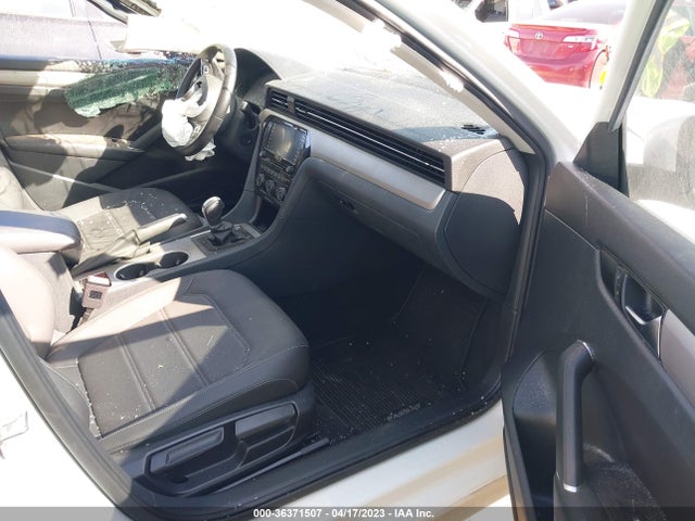 1VWSA7A33LC012179 Volkswagen Passat 2.0t Se