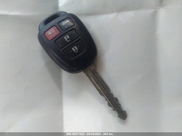 Toyota COROLLA SE 2018 5YFBURHE0JP802279 Image 3