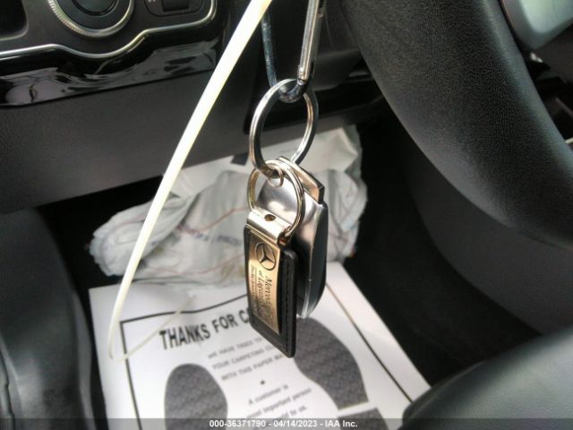 WDD3G4EB1KW003294 Mercedes-Benz A-class A 220