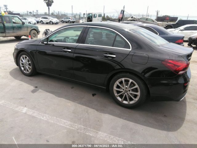 WDD3G4EB1KW003294 Mercedes-Benz A-class A 220